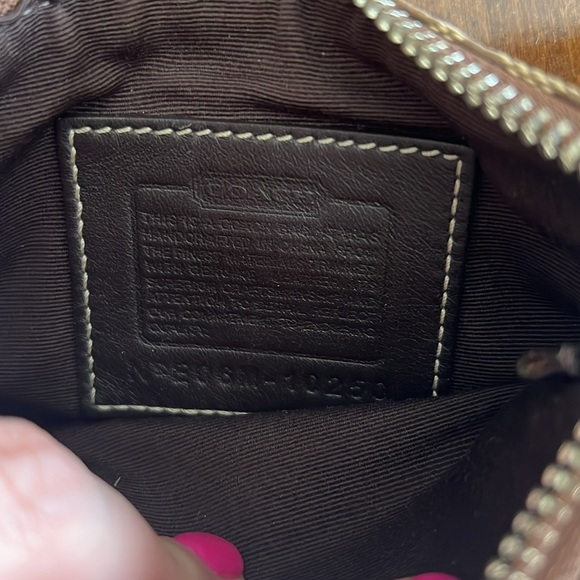 Coach Hampton Signature Swingpack Crossbody Bag Vintage Y2K - Picture 8 of 9